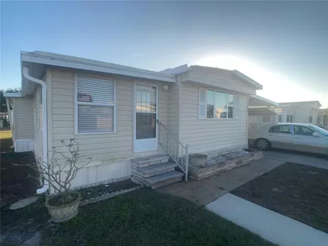 1710 7th St SW #27, Ruskin, FL 33570