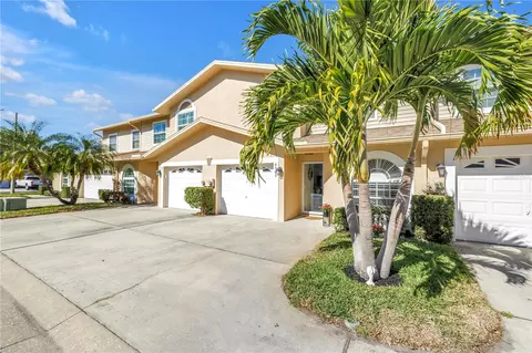 8985 Antigua Dr, Seminole, FL 33777