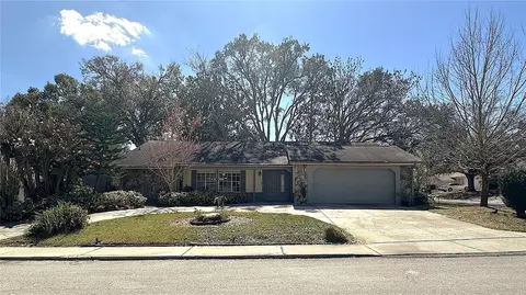8200 Mill Creek Ln, Hudson, FL 34667