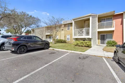 302 Lake Parsons Grn #203, Brandon, FL 33511