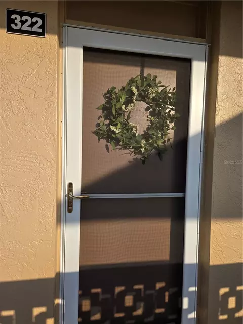 4915 Bay St NE #322, Saint Petersburg, FL 33703