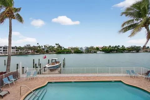 12100 Capri Cir S #203, Treasure Island, FL 33706
