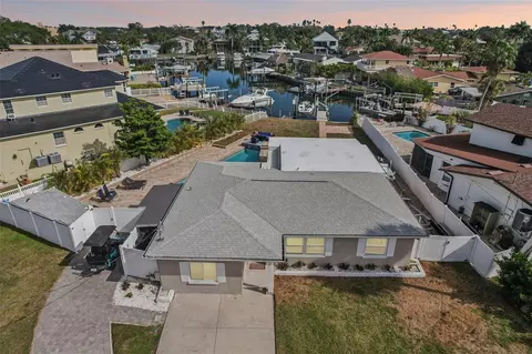 5467 Bayou Grande Blvd NE, Saint Petersburg, FL 33703