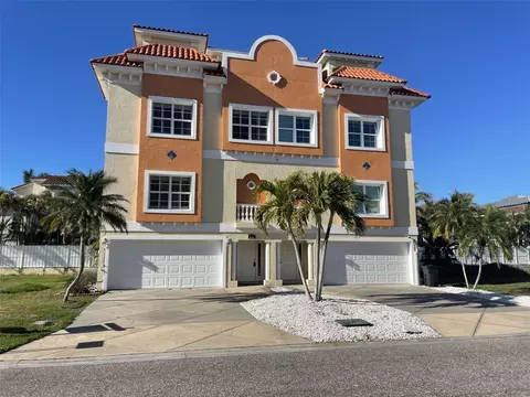 136 175th Ave E, Redington Shores, FL 33708