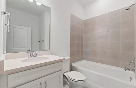 Bath - 15013 Sunbeam St, Parrish, FL 34219 photo 2 of 2