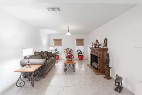 Living - 11331 Brighton Knoll Loop, Riverview, FL 33579 photo 3 of 5