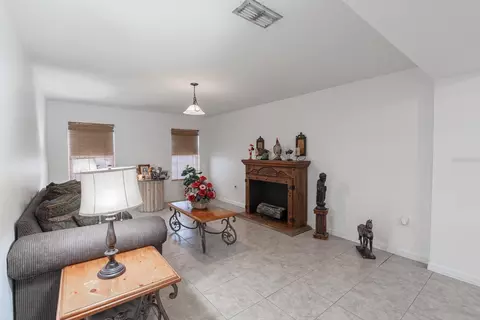 Living - 11331 Brighton Knoll Loop, Riverview, FL 33579 photo 5 of 5