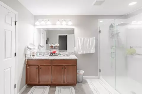 Bath - 11331 Brighton Knoll Loop, Riverview, FL 33579 photo 2 of 5