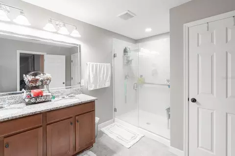 Bath - 11331 Brighton Knoll Loop, Riverview, FL 33579 photo 3 of 5