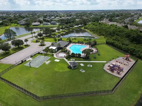 View/Area - 11331 Brighton Knoll Loop, Riverview, FL 33579 photo 6 of 11