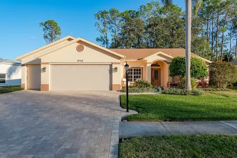 9742 Oakwood Hills Ct, New Port Richey, FL 34655