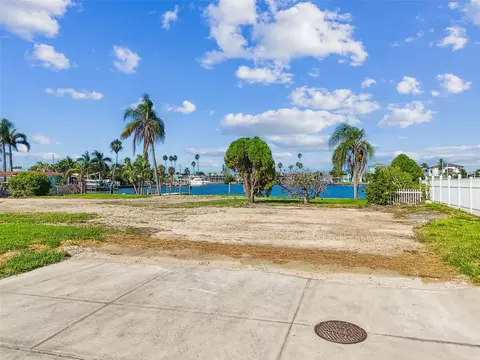 570 Johns Pass Ave, Madeira Beach, FL 33708