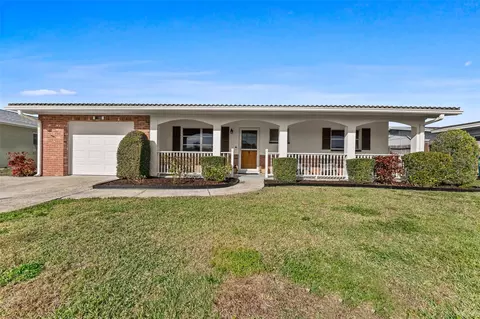 11095 87th Ave, Seminole, FL 33772