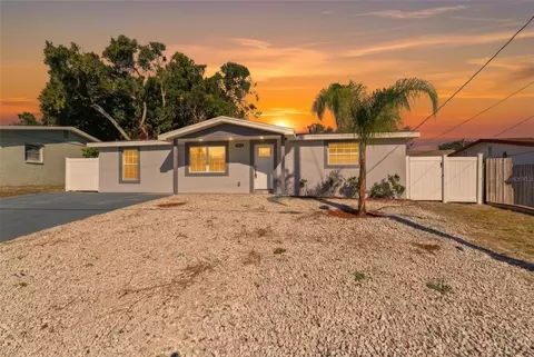 7213 Country Club Dr, Hudson, FL 34667