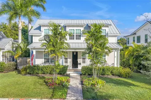 135 19th Ave NE, Saint Petersburg, FL 33704