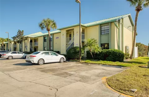 6125 113th St #508, Seminole, FL 33772