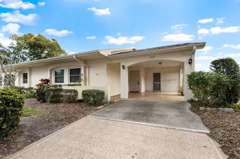 2125 Hailstone Cir, Sun City Center, FL 33573