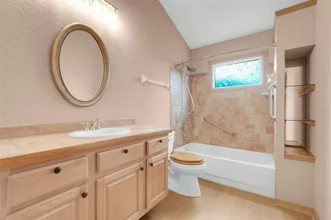 Bath - 1207 Overlook Rd, Eustis, FL 32726 photo 4 of 4
