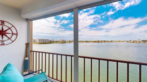 7910 Sun Island Dr S #305, South Pasadena, FL 33707