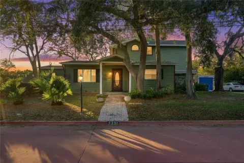 7331 Demens Dr S, Saint Petersburg, FL 33712
