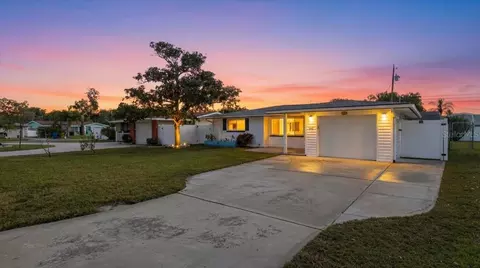 10416 Orange Blossom Ln, Seminole, FL 33772