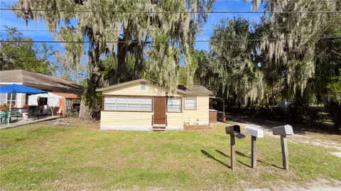 2565 4th St, Mulberry, FL 33860