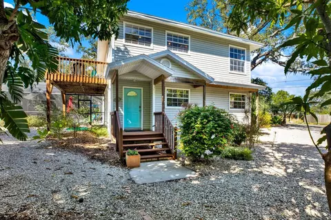 201 Georgia Ave, Crystal Beach, FL 34681