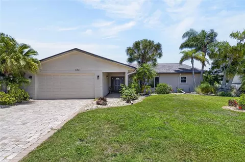 6307 Cottonwood Ln, Apollo Beach, FL 33572