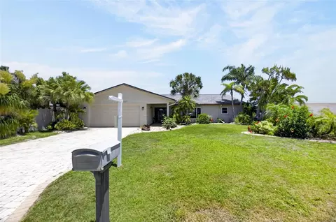 6307 Cottonwood Ln, Apollo Beach, FL 33572