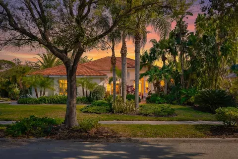 441 Village Dr, Tarpon Springs, FL 34689