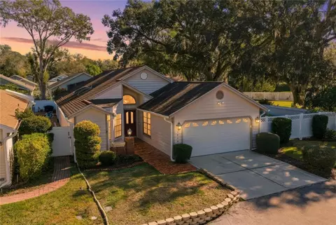 1418 Walden Oaks Pl, Plant City, FL 33563