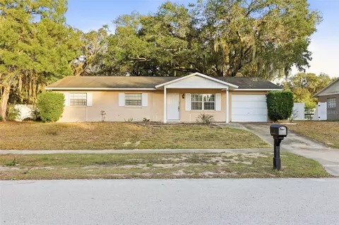 2740 E Dellwood Dr, Eustis, FL 32726