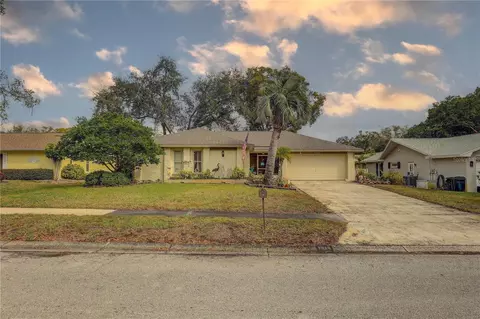 1319 Glengarry Dr, Palm Harbor, FL 34684