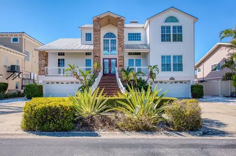 2829 Seabreeze Dr S, Gulfport, FL 33707