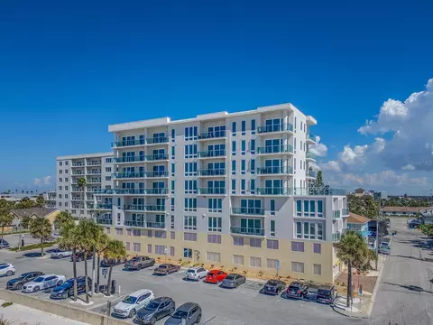 15 Avalon St #403, Clearwater Beach, FL 33767