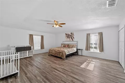 Bedroom - 10325 Frog Pond Dr, Riverview, FL 33569 photo 2 of 10