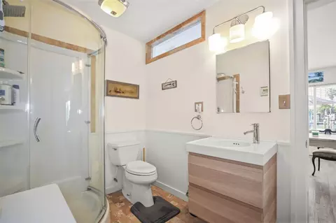 Bath - 600 Normandy Rd, Madeira Beach, FL 33708 photo 4 of 4