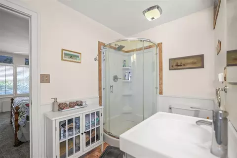 Bath - 600 Normandy Rd, Madeira Beach, FL 33708 photo 3 of 4