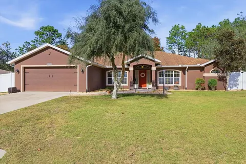 1021 W Champlain Ln, Citrus Springs, FL 34434