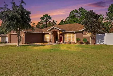 1021 W Champlain Ln, Citrus Springs, FL 34434