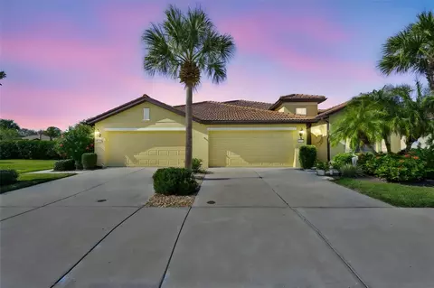 5404 Sunset Falls Dr, Apollo Beach, FL 33572