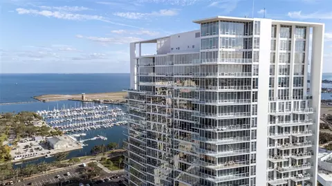 175 1st St S #1604, Saint Petersburg, FL 33701