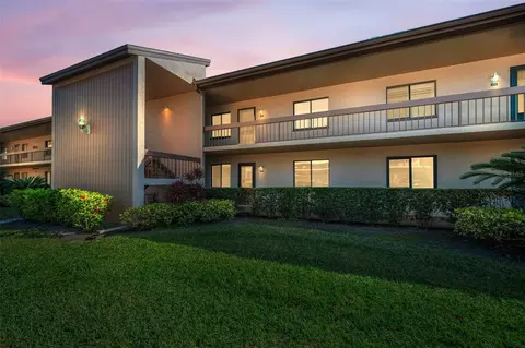 107 Mary Dr #107, Oldsmar, FL 34677