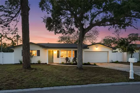 1736 Sharondale Dr, Clearwater, FL 33755