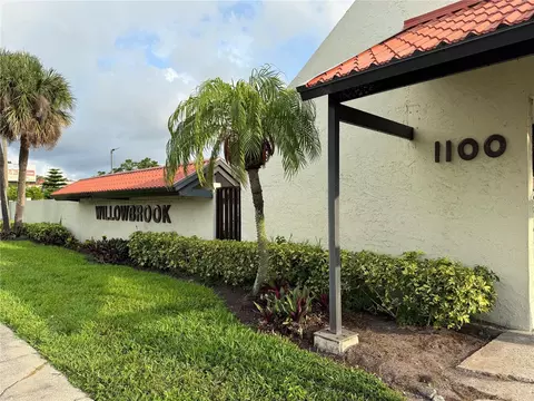 1100 E Bay Dr #35, Largo, FL 33770