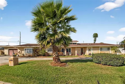 6518 Debbie Ln S, Saint Petersburg, FL 33707