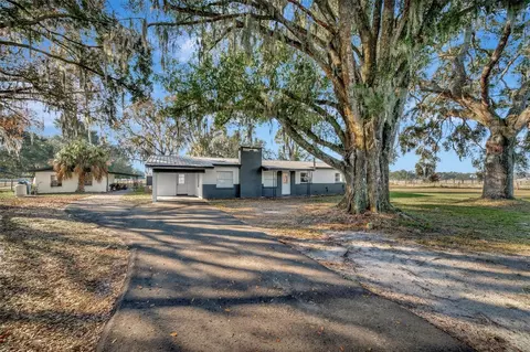 4111 E Knights Griffin Rd, Plant City, FL 33565