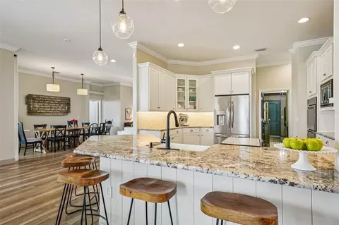Kitchen - 11325 Hidden Valley Ln, Riverview, FL 33569 photo 6 of 12