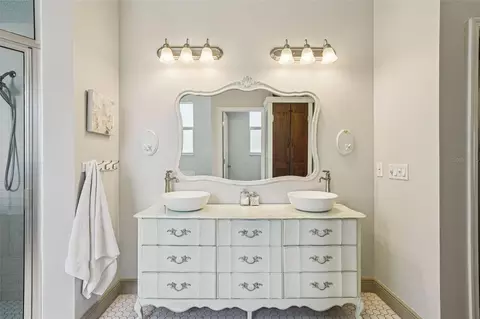 Bath - 11325 Hidden Valley Ln, Riverview, FL 33569 photo 11 of 11