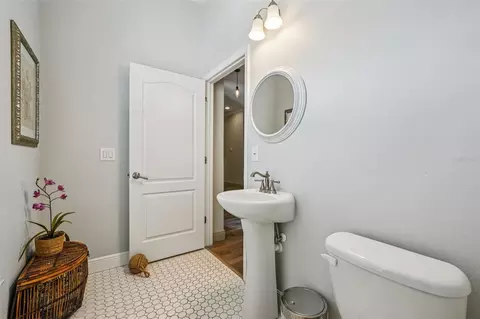 Bath - 11325 Hidden Valley Ln, Riverview, FL 33569 photo 7 of 11